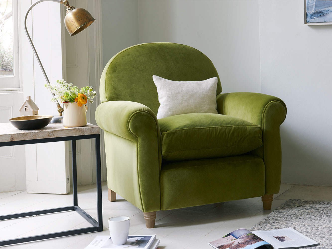 Club Classic Curved Occasional Chair Loaf